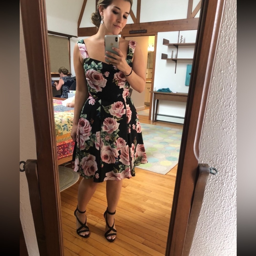 Original Dolce&Gabbana dress worn twice. Floral pattern.